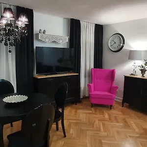 Apartament Twarda , Warsaw Poland